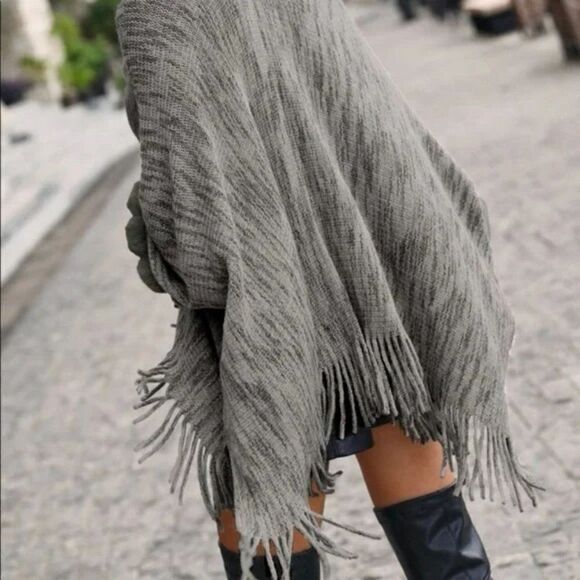 New Elegant Fringe Trim Batwing Sleeve Cardigan - Picture 2 of 5